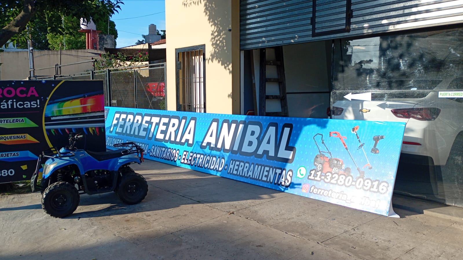 Cartel Ferreteria en Moreno